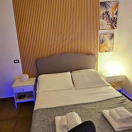 B&B Napoli Centrale Room&Jacuzzi Екстериор снимка