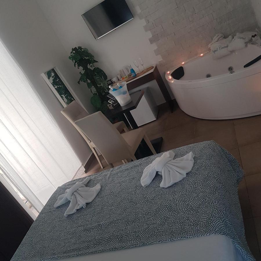 B&B Napoli Centrale Room&Jacuzzi Екстериор снимка