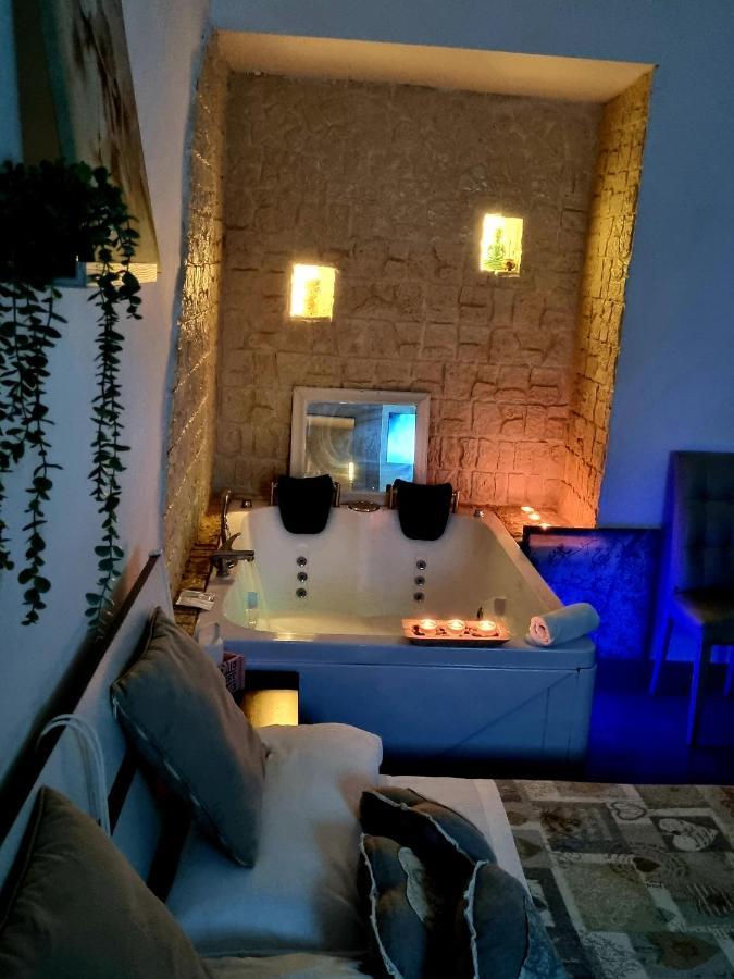 B&B Napoli Centrale Room&Jacuzzi Екстериор снимка