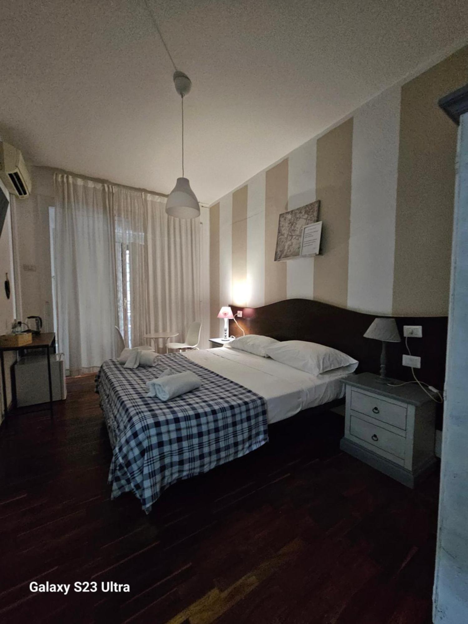 B&B Napoli Centrale Room&Jacuzzi Екстериор снимка