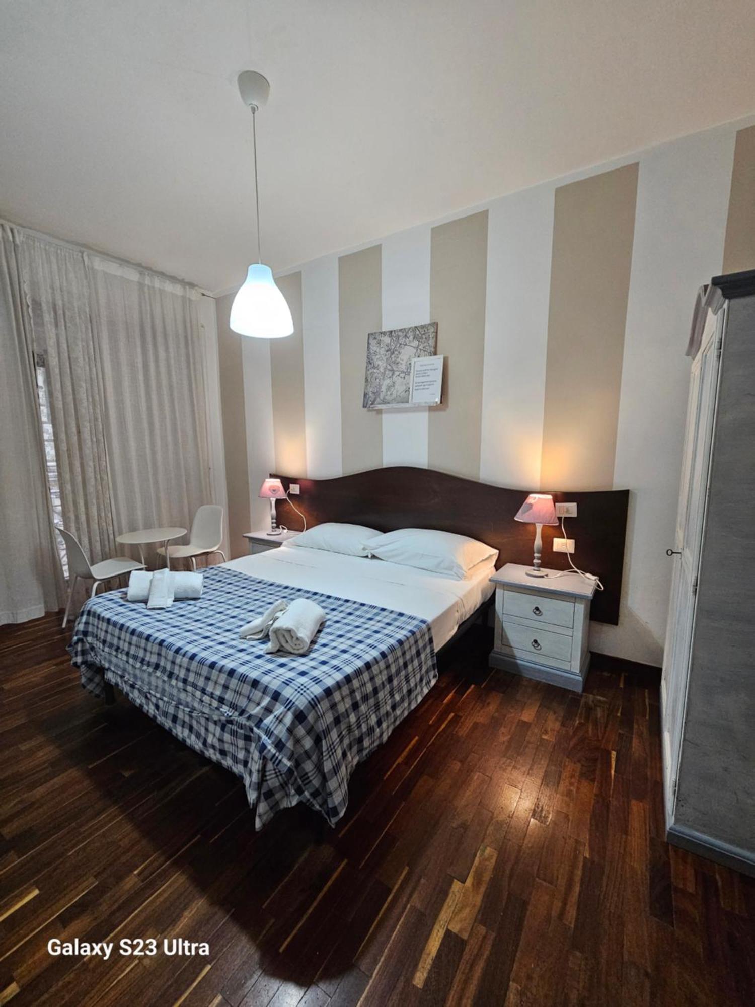 B&B Napoli Centrale Room&Jacuzzi Екстериор снимка