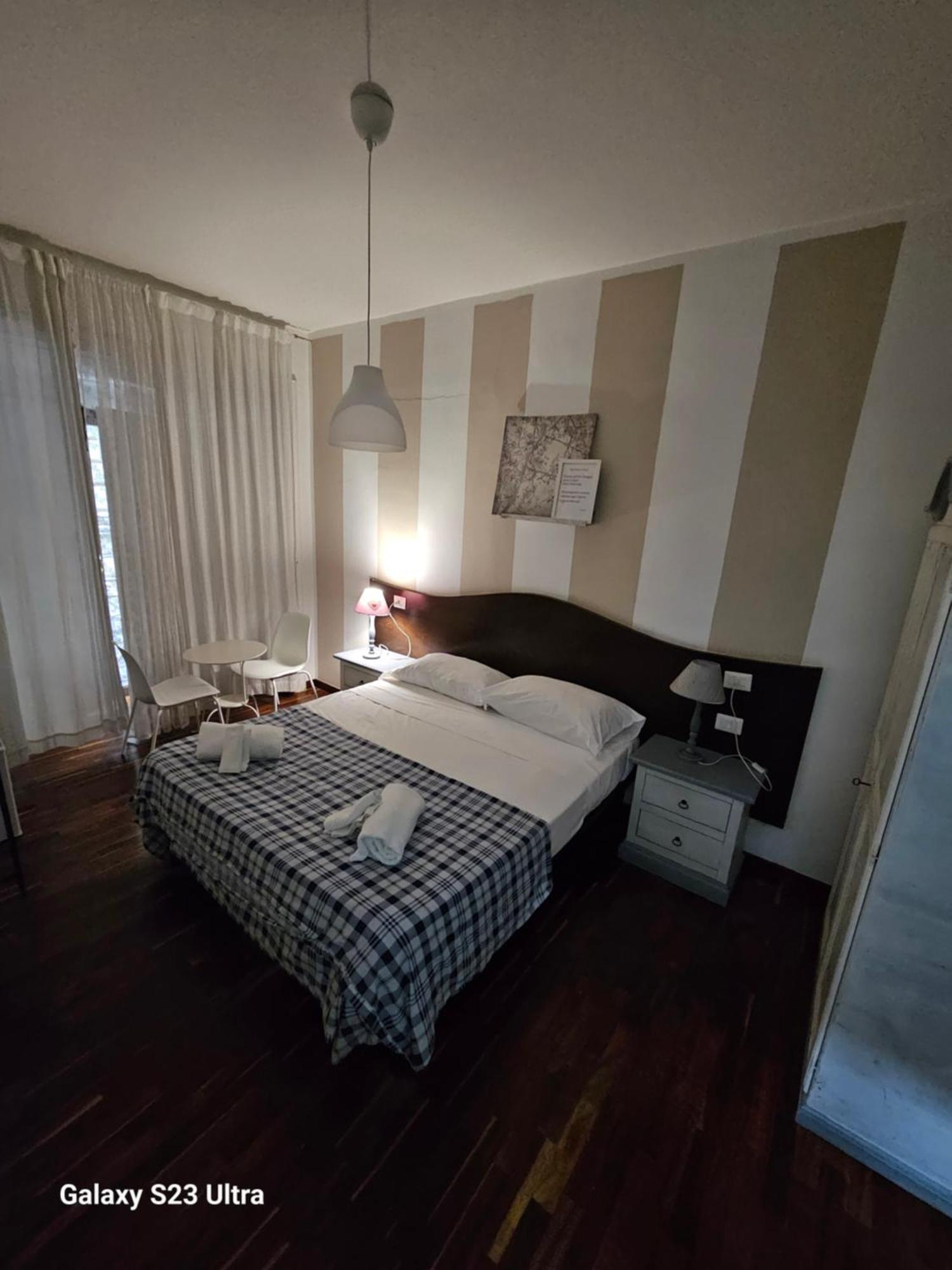 B&B Napoli Centrale Room&Jacuzzi Екстериор снимка