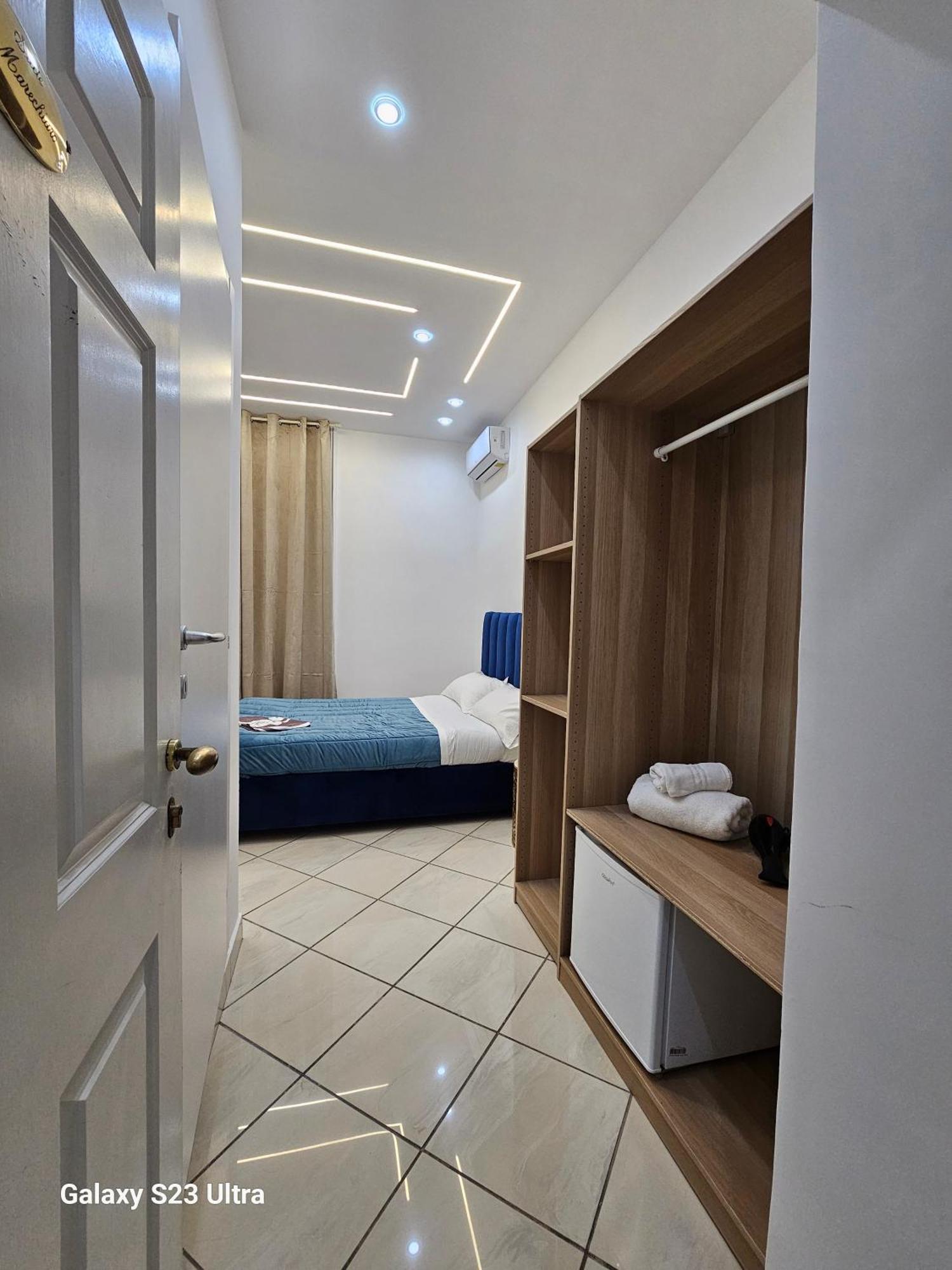 B&B Napoli Centrale Room&Jacuzzi Екстериор снимка